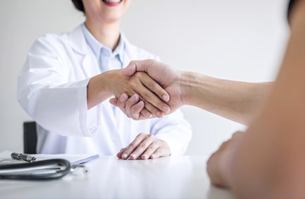 Cataract consultation When to seek medical attention
